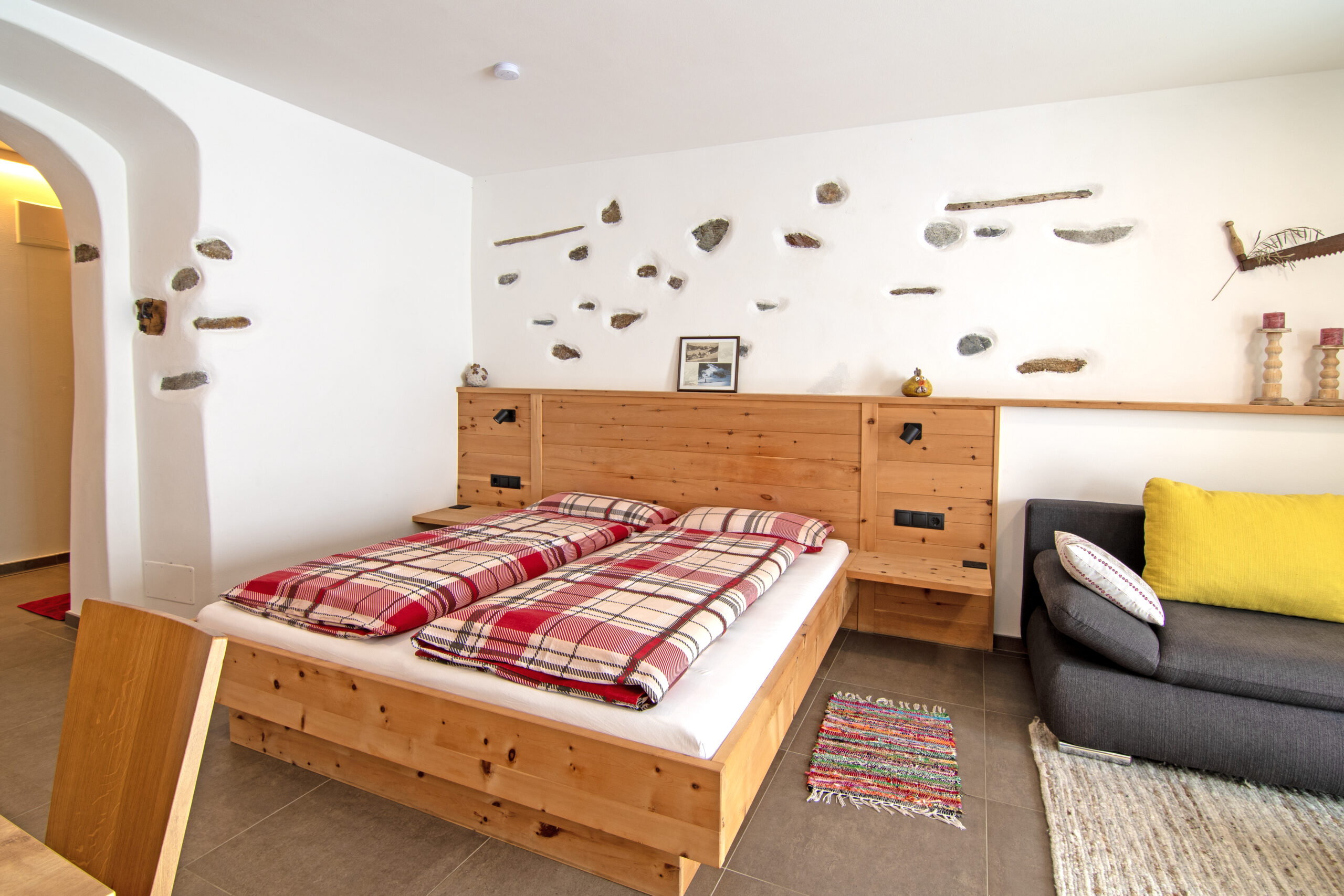 Wiartshof Urlaub auf dem Bauernhof Langtaufers Ferienwohnungen Hühnernest Bett